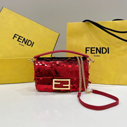 BAGUETTE MINI 19 IN RED SEQUINS GOLD HARDWARE